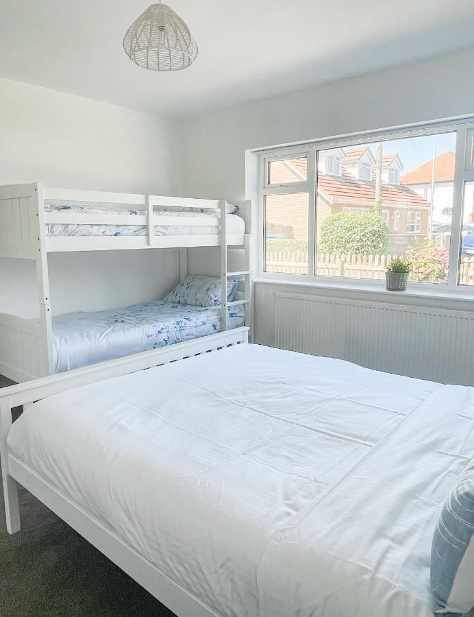 Lovely Bungalow Close To Beach Villa Prestatyn Exteriör bild