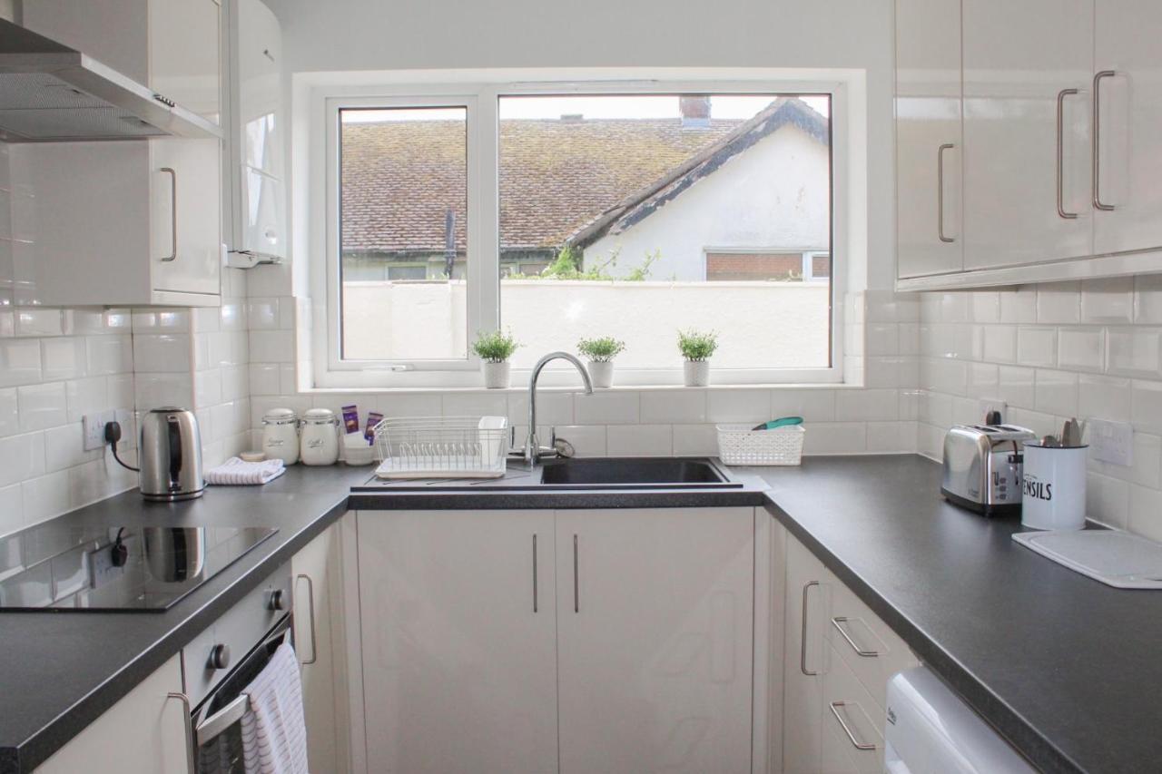 Lovely Bungalow Close To Beach Villa Prestatyn Exteriör bild